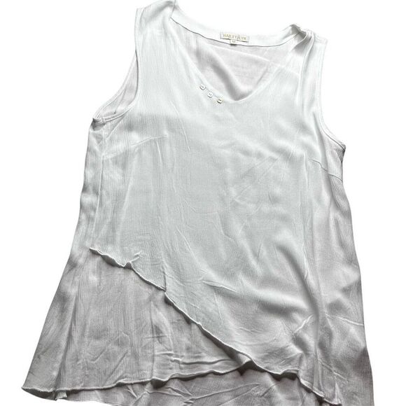 Hailey Lyn White Flowy Sleeveless V-Neck Top w/ Asymmetrical Hem, M - Picture 5 of 8